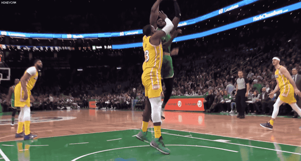 意媒：黄潜考虑买断那不勒斯租将拉法-马林，皇马握有回购权（意媒：黄潜欲买断那不勒斯租借的拉法-马林，皇马保留回购权）