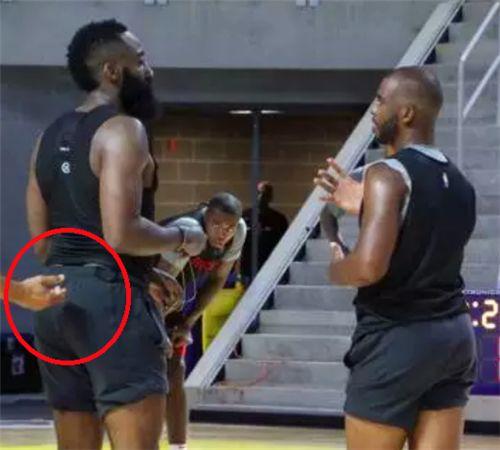 哈曼：卡尔是最近几周拜仁表现最好的攻击手（哈曼称卡尔为近几周拜仁最亮眼的攻击手）