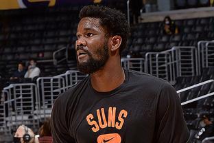 去拿球棒还是上厕所？Kanavi第三局申请暂停迅速起身离场（是取球棒还是赶厕所？Kanavi第三局喊停后迅速起身离席）