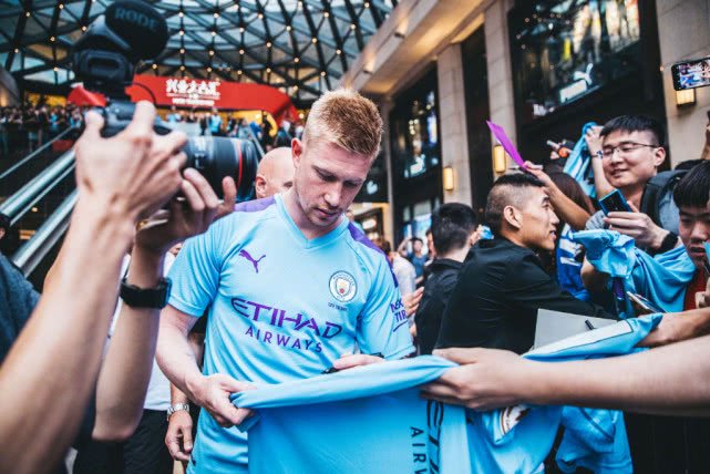 英媒：斯洛特帅位依然安全，但不能再出现完败森林这样的溃败（英媒：斯洛特帅位暂稳，但类似惨败森林的溃败不容再现）