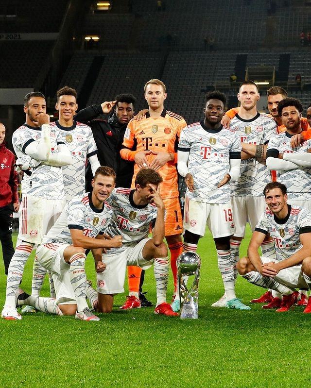 世体：梅西亲签的新秀球星卡被拍卖行估值35000欧元（世体：拍卖行给梅西亲笔签名新秀卡估价3.5万欧元）