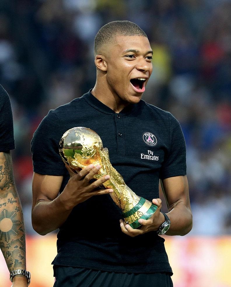 斯卢茨基：柔佛打法更接近于欧洲球队，希望我们展现出竞争力（斯卢茨基：柔佛更具欧式踢法，盼球队打出竞争力）