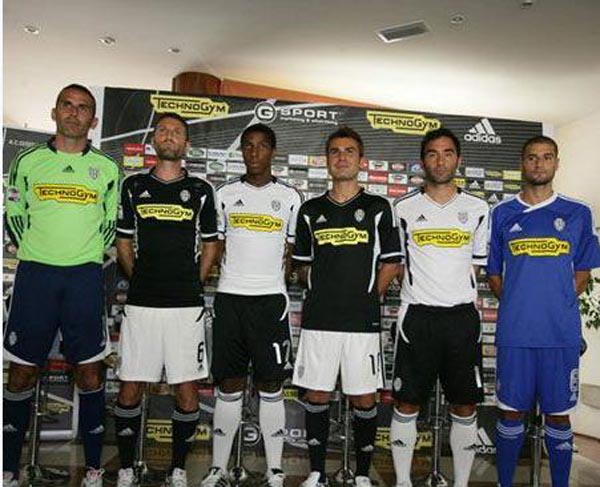 鹈鹕战老鹰伤病报告：锡安&琼斯等5人缺阵，奥孔古无法出战（鹈鹕战老鹰伤情更新：锡安、琼斯等5人缺席，奥孔古因伤无法出战）