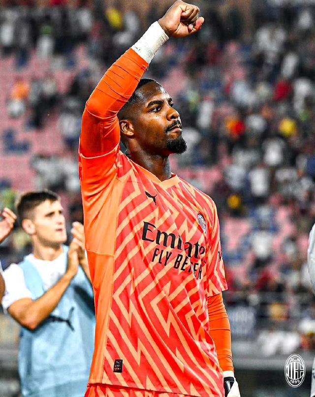 官方：孔蒂当选2025意足球盛典最佳教练，那不勒斯最佳俱乐部（官方宣布：孔蒂荣膺2025意大利足球盛典最佳教练，那不勒斯获评最佳俱乐部）