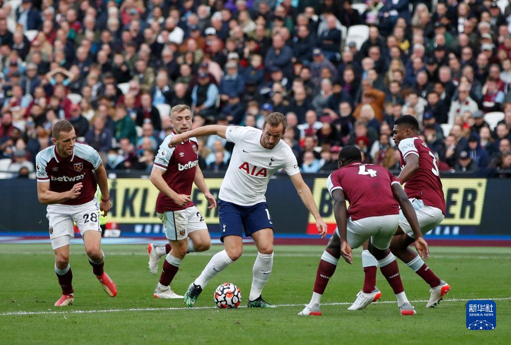 芒特的第一时间处理球是真帅！（芒特瞬间出球，帅气拉满！）