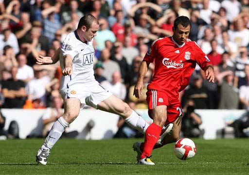 利兹联主帅谈多纳鲁马：我不喜欢让球员诈伤换取谈战术的时间（利兹联主帅谈及多纳鲁马：不赞成以假伤拖延时间来布置战术）