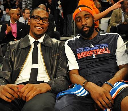 图片报：因极端球迷大规模燃放烟火，拜仁将面临欧足联的处罚（《图片报》：球迷大规模燃放烟火，拜仁恐遭欧足联惩处）